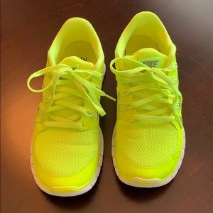 Nike Shoes - NIKE FREE size 9.5 (fits like a 9) running shoe Nike Shoes - NIKE FREE size 9.5 (fits like a 9) running shoe